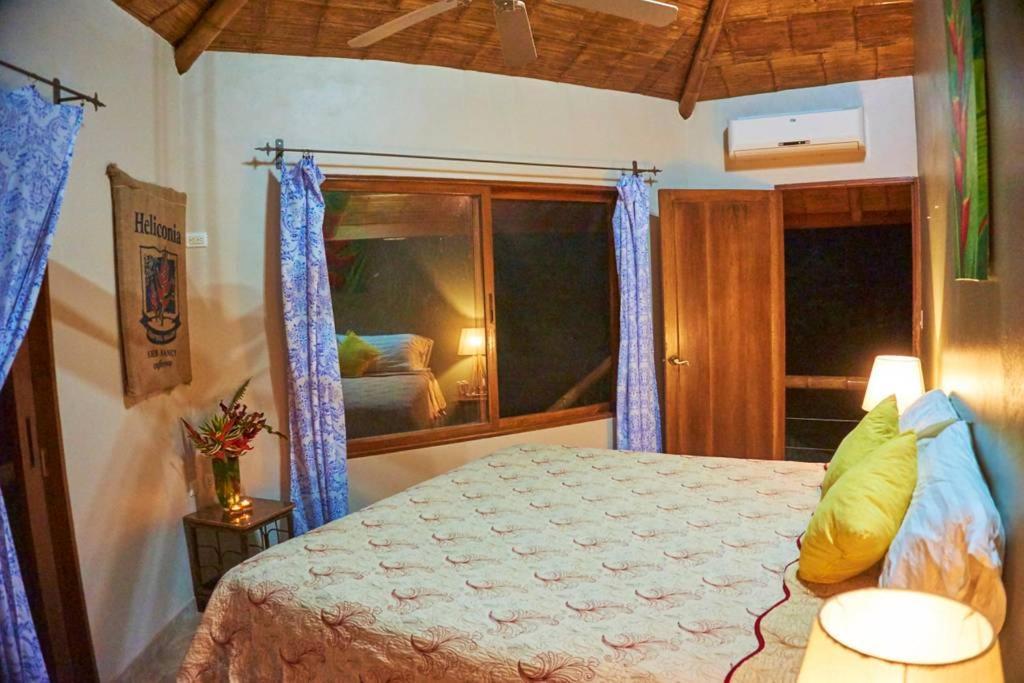 Manoas Bed & Breakfast Uvita Eksteriør bilde