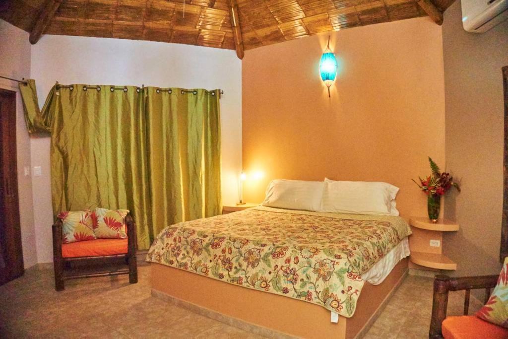 Manoas Bed & Breakfast Uvita Eksteriør bilde